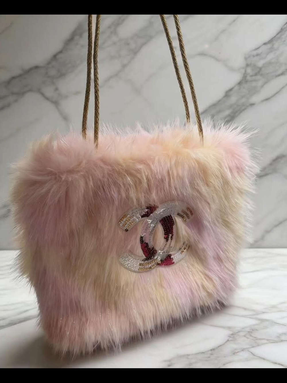 Viral Beauty Gift with Purchase (GWP) novelty bag - Picture 2 of 4